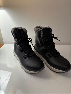 Columbia Black and Gray Insulated Waterproof Lace-Up Winter Boots